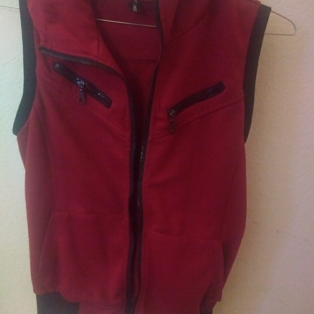 Small hooded vest